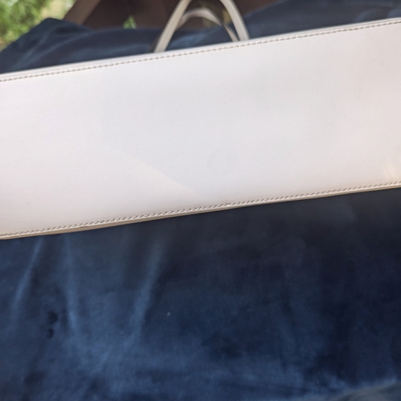 Kate Spade tote. - Picture 2 of 5